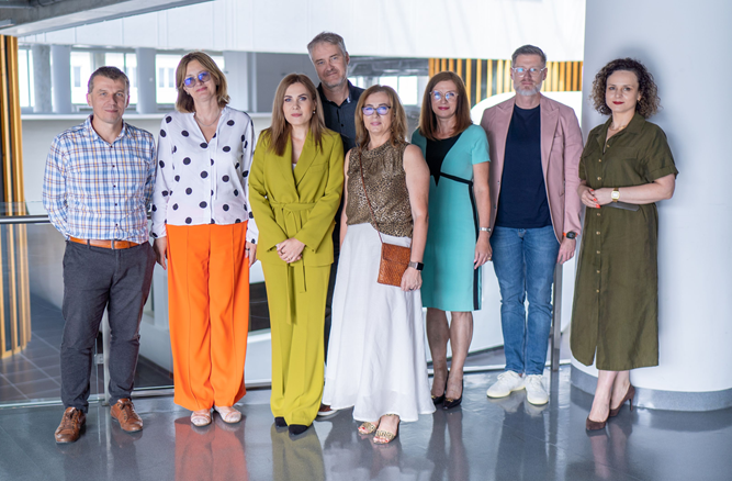 Kierownicy projektów dofinansowanych w ramach Krajowego Planu Odbudowy, w tym z ramienia Wydziału Prawa i Administracji profesor Radosław Grabowski, profesor Aneta Kowalczyk oraz profesor Sabina Grabowska