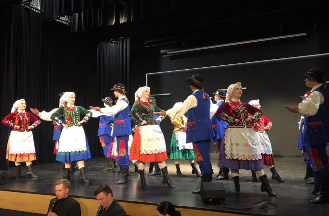 Zespół Pieśni i Tańca „Resovia Saltans”