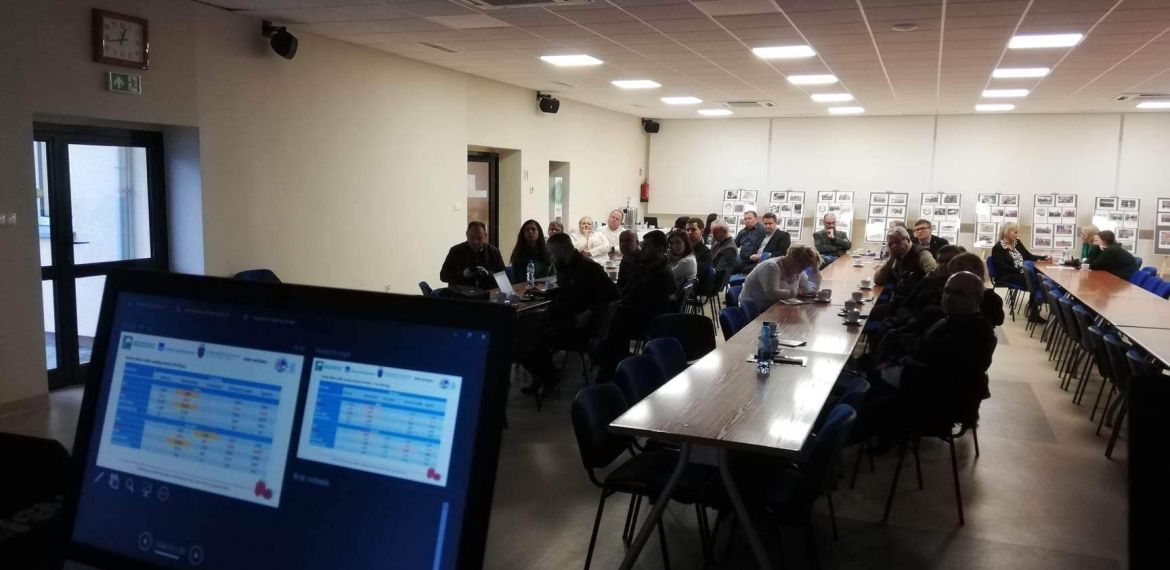 Uczestnicy konferencji podczas wykładu w wielkiej sali