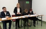 Studenci podczas V Lokalnego Moot Courtu z prawa pracy