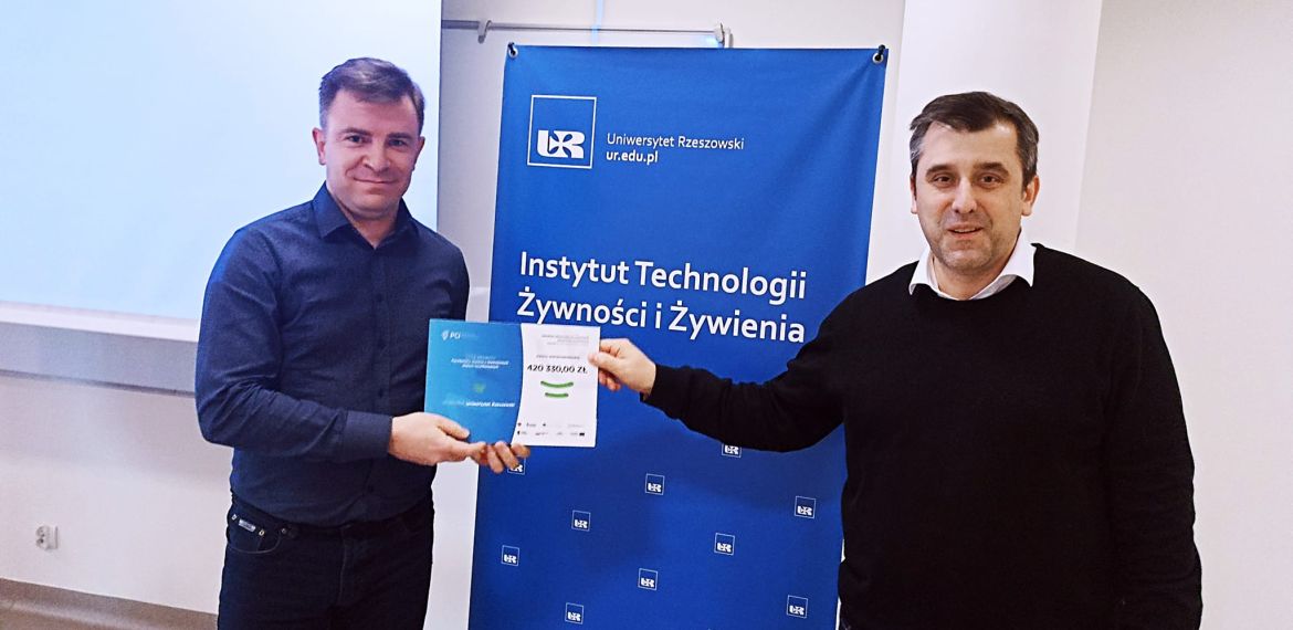 Wręczenie symbolicznych czeków na granty finansowane w ramach PCI