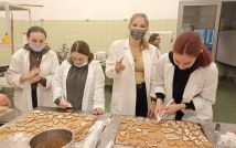 wypiek świątecznych pierniczków w Instytute TŻiŻ