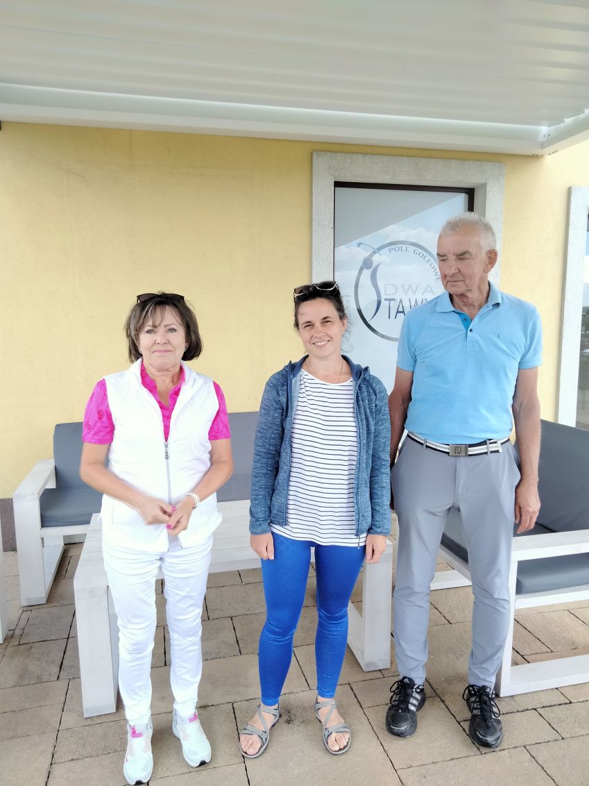 Zdjęcie Dr Gajdek w towarzystwie dwóch osób