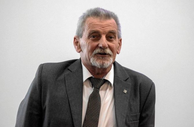 dr Julian Skrzypiec ur