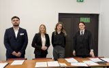 Studenci podczas V Lokalnego Moot Courtu z prawa pracy