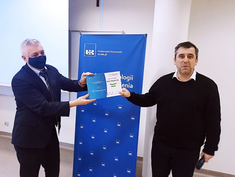 Wręczenie symbolicznych czeków na granty finansowane w ramach PCI