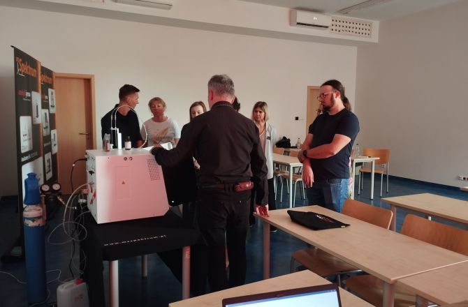 Fotografia przedstawia uczestników szkolenia