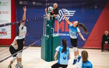 Zdjęcie z turnieju podczas gry drużyny kobiet.