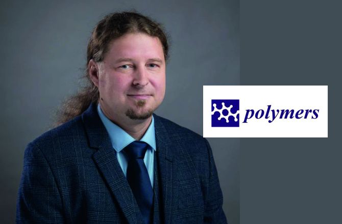 Na zdjęciu droktor habilitowany profesor UR Robert Pązik