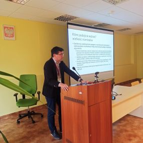 dr hab. Tomasz Słoński, prof. UEW z Uniwersytetu Ekonomicznego we Wrocławiu, Członek Zarządu Stowarzyszenia Biegłych Wyceny Przedsiębiorstw w Polsce wygłaszający referat pt.  Wycena przedsiębiorstwa w warunkach wysokiej inflacji