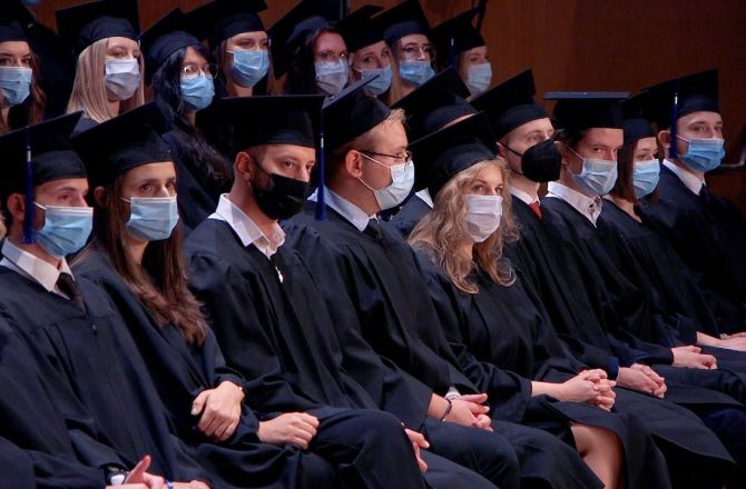 ABSOLWENCI MEDYCYNY // ROCZNIK 2021