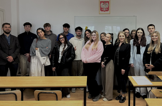 Studenci oraz doktor Rafał Łukasiewicz podczas konferencji The Student Conference of Comparative Family Law