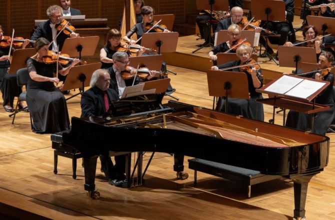 SINFONIETTA CONCERTANTE GAUDEAMUS // KONCERT JUBILEUSZOWY XX LECIA UR