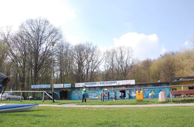 Uniwersytecki Tydzień Zdrowia - Warsztaty kajakowe, Nartoloki, Góry, cud natury, ale..., Turniej siatkówki dla szkół ponadgimnazjalnych, Wehikuł czasu, Gra Miejska - THE TWINS