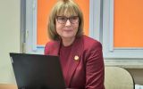 Zdjęcie przedstawiające profesor Irynę Matiasz w trakcie wykładu