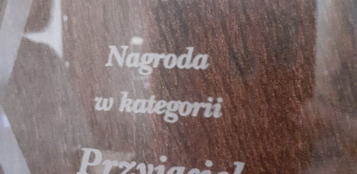 Nagroda - laur studenta-szklana figurka, z grawerem