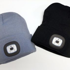 Czapka ze światłem led - 42,00 zł