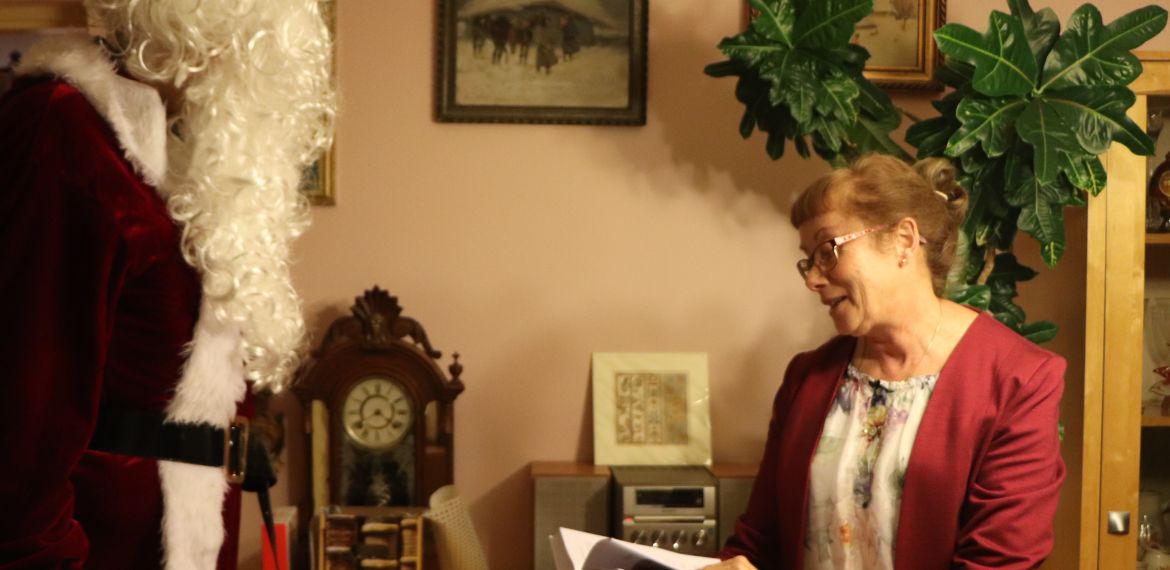 Wręczenie książki jubileuszowej Pani Profesor Zofii Bilut-Homplewicz