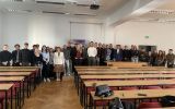 Zdjęcie grupowe studentów podczas spotkania z radcą prawnym Panią Kamilą Korab