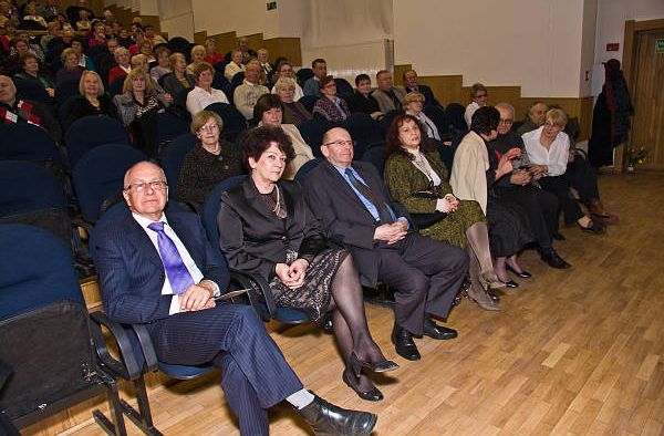 Dzień Kobiet na Uniwersytecie Trzeciego Wieku w Rzeszowie – w Auli UR