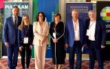 Grupa uczestników XXVIII Zjazdu Katedr, Zakładów oraz Badaczy Prawa i Postępowania Administracyjnego podczas wspólnego zdjęcia.