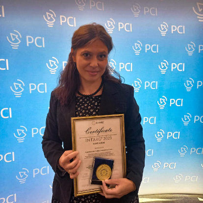 dr Anita Zapałowska z medalem i dyplomem