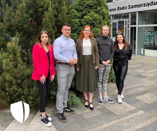 Rzecznik Praw Studenta SSUR Łukasz Kubicki oraz Wiktoria Bednarz z Rzecznikiem Praw Studenta AGH Agnieszką Zatyką-Szlachcic i jej asystentami.